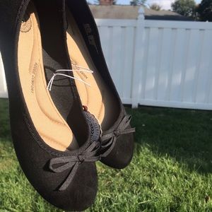 NEW SO Extra Comfort Flats in Black